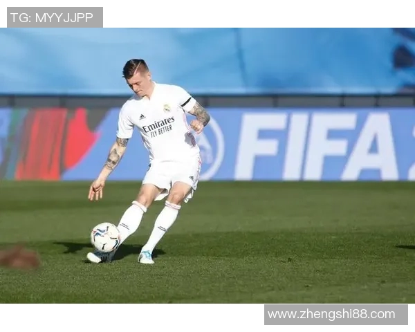 克罗斯在足球世界的传奇之路与影响力探讨