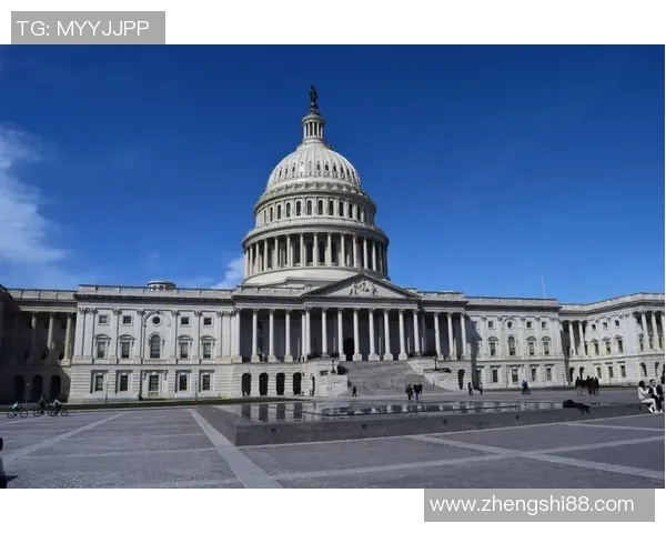森柏欧与隆迪那的精彩对决揭示了足球战术的博弈与团队合作的重要性